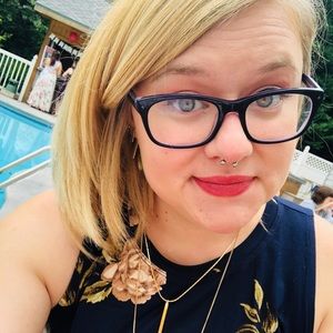 Meet your Posher, Hannah